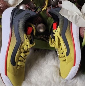 Vans MTE UltraRange EXO women Shoes Sulphur size7 new